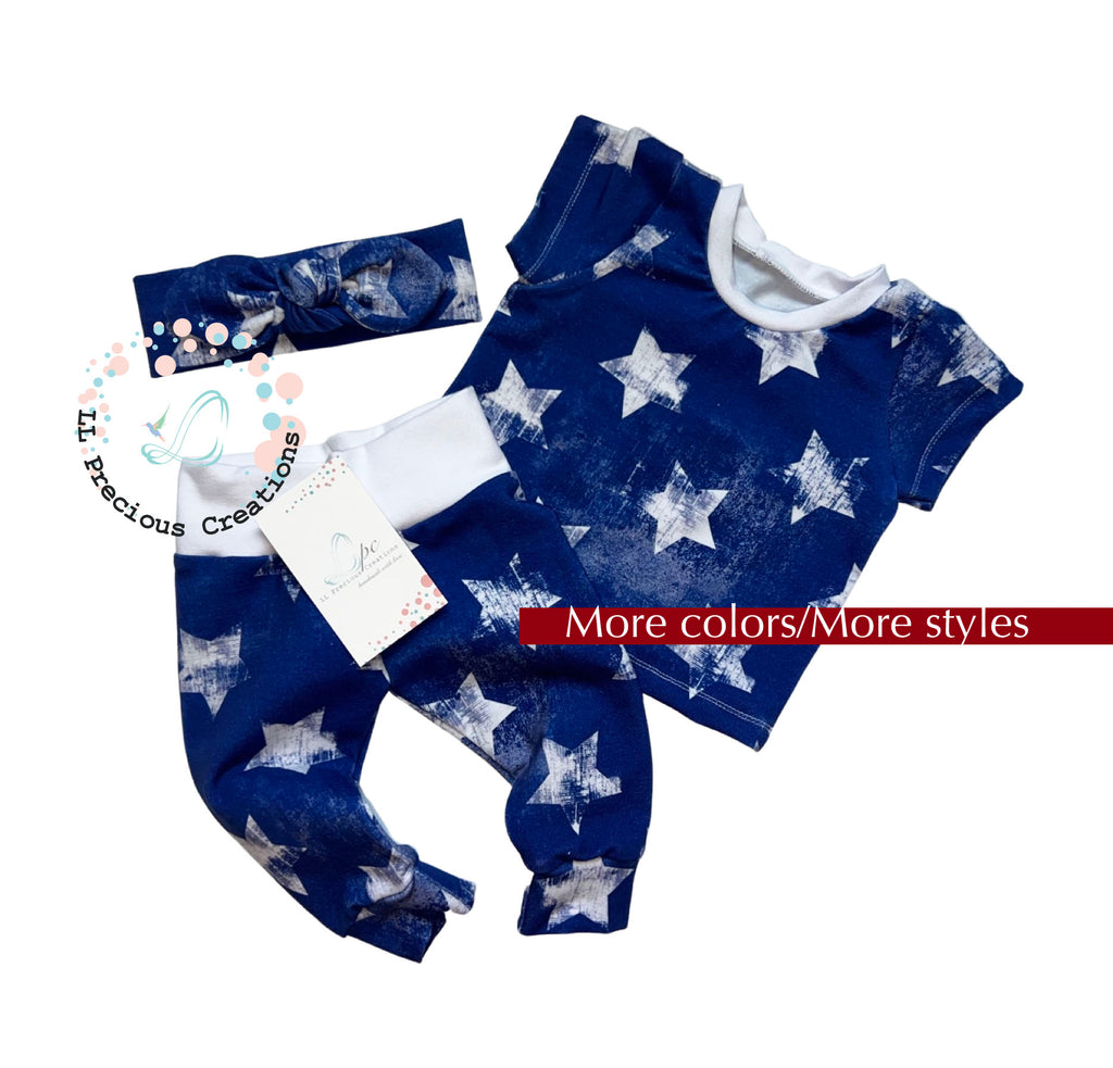 Blue Stars Baby's First 4th of July Outfit Newborn Baby Outfit Independence Day Clothes Red Stripes and Blue Stars by LL Precious Creations #4thofJuly #Independencedayoutfit #independencebaby #RedandBlue #Redstripes #BlueStars #RedBlueWhite #newbornbaby #cominghomeoutfit #redandblue #redstripes #bluestars #personalizedoutfit #personalized4thofJuly #1stFourthofJuly #newbornbabyboy #genderneutraloutfit #llpreciouscreations