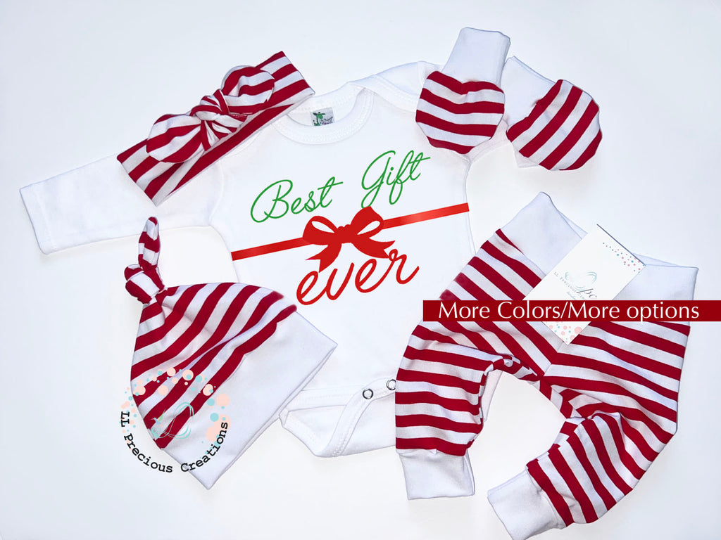 Best GIFT Ever Gender Neutral Christmas Baby Outfit Candy Cane Outfit #llpreciouscreations #bestgiftever #newbornbaby #christmasbabyoutfit 