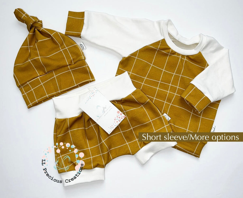 Coming Home Baby Boy Organic Outfit LLPreciouscreations #llpreciouscreations #littlesister #littlebrother #babyboyoutfit #babygirloutfit #cominghomeoutfit #personalizedoutfit #newbornboy #babygift #babyshowergift #hospitalbabyoutfit #handmade #boyoutfit #babyoutfit #siblingoutfits #babyclothes