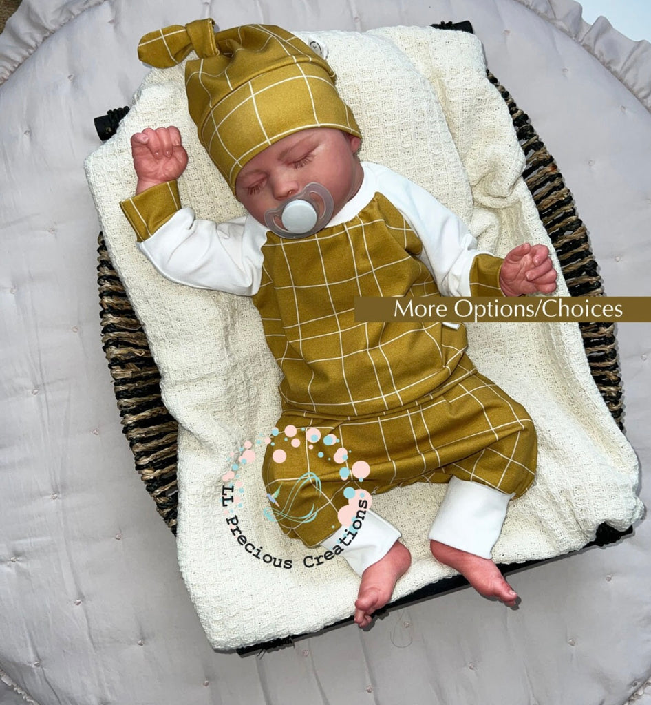 Coming Home Baby Boy Organic Outfit LLPreciouscreations #llpreciouscreations #littlesister #littlebrother  #babyboyoutfit #babygirloutfit #cominghomeoutfit #personalizedoutfit #newbornboy  #babygift #babyshowergift #hospitalbabyoutfit #handmade #boyoutfit #babyoutfit #siblingoutfits #babyclothes