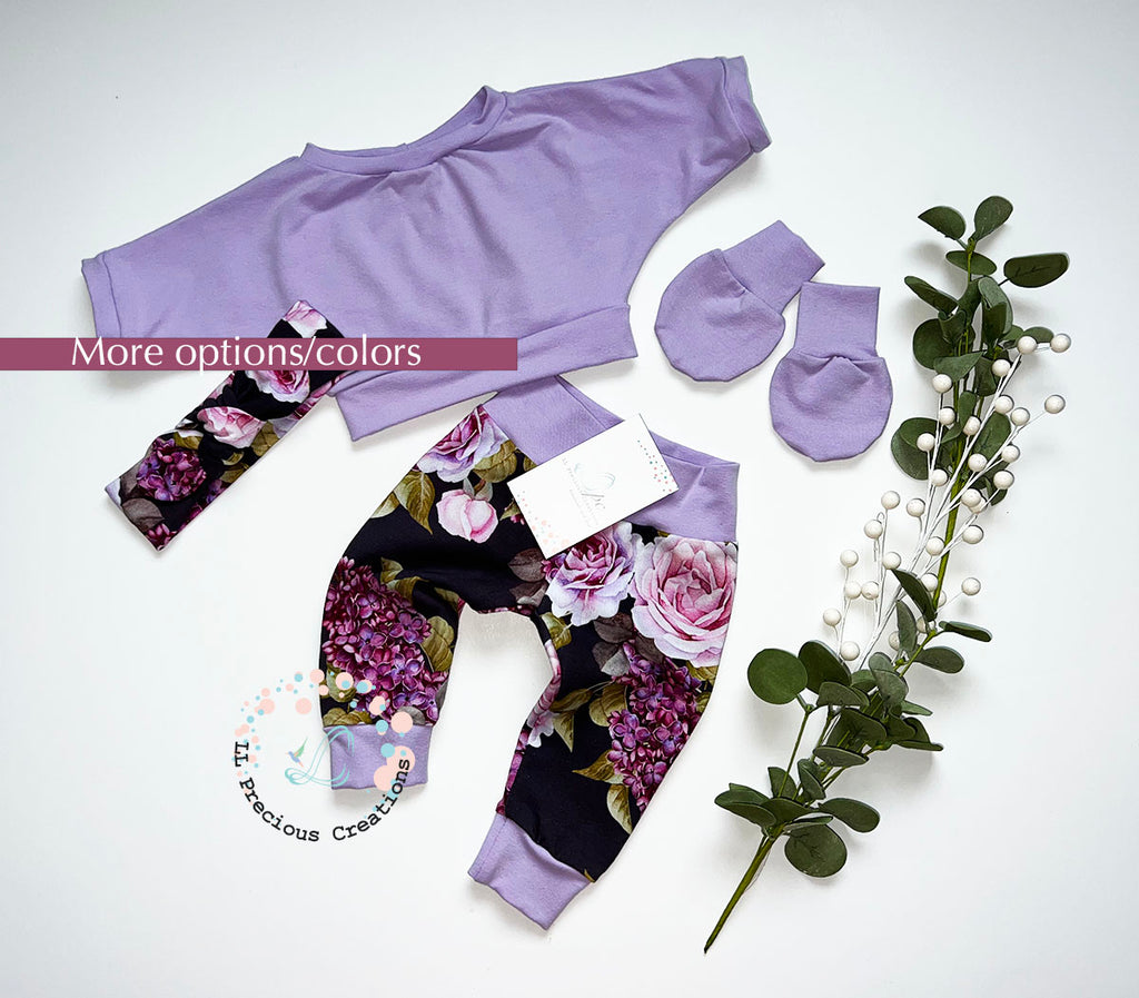 Purple Floral Baby Girl Outfit Crop Top Handmade Outfit #llpreciouscreations #babygirloutfit #purplefloraloutfit #cropbabytop #loungebabyoutfit #hightqualityoutfit #babygift #babyshowergift #newborbabygirl #toddlergirloutfit #babymittens #handmadeoutfit 