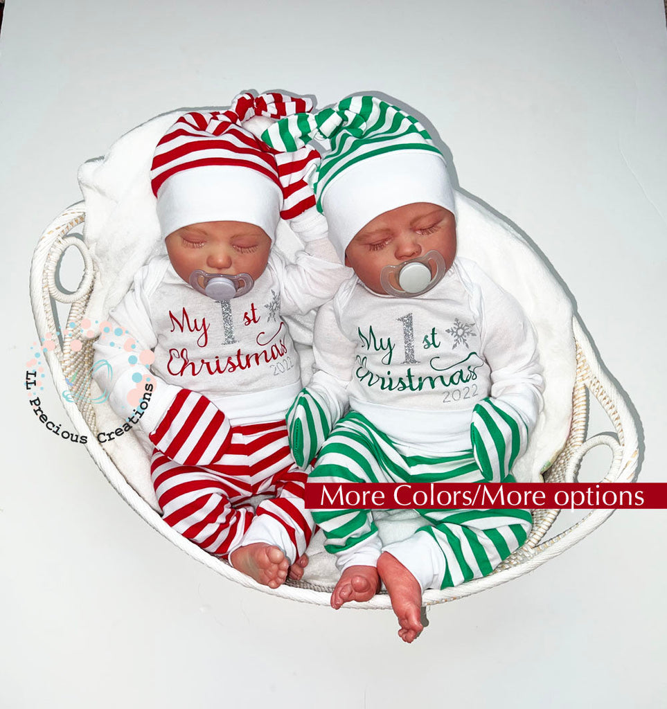 Baby's 1st Christmas Outfit Gender Neutral Christmas Baby Outfit Candy Cane Outfit  #newbornbabyoutfit #christmasoutfit #llpreciouscreations #bestgiftever #newbornbaby #christmasbabyoutfit #Christmastwins #boygirltwinoutfits #Christmasbabyoutfit #Christmasgift #Christmasbabygift #cominghomeoutfit #myfirstChristmas 