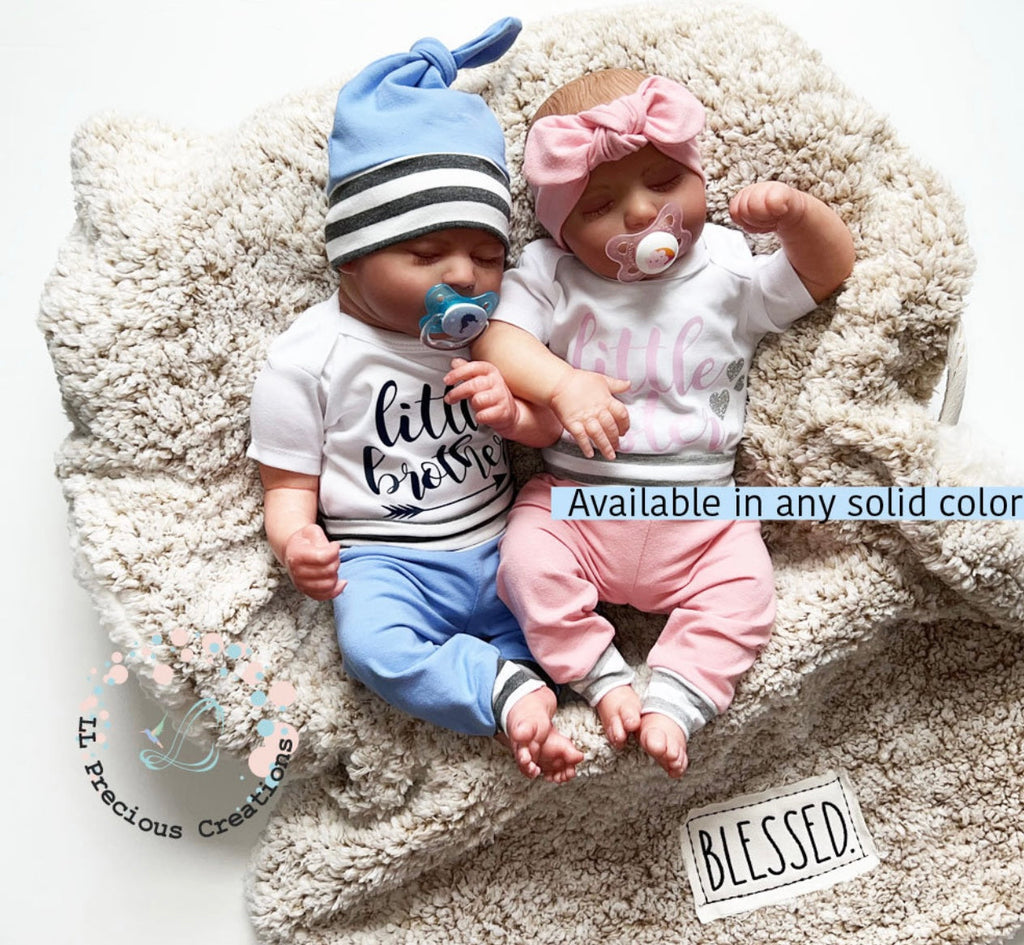 Little Sister Little Brother Gender Neutral Twin Matching Newborn Coming Home Outfits #llpreciouscreations #newborntwins #newborgirlboy #helloworld #littlesister #littlebrother #newborntwins #newbornbabygirl #newbornbabyboy #personalizedoutfit