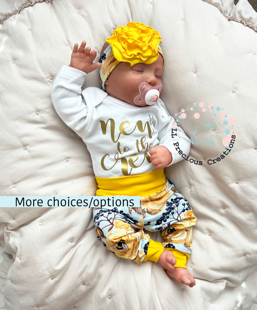 New To The Crew Organic Newborn Baby Girl Yellow Floral Outfit New to the Crew Baby Girl Floral Outfit Baby Shower Gift #llpreciouscreations #newbornbabygirl #babygirloutfit #newtothecrew #fbabyboyoutfit #genderneutraloutfit #highqualityclothes #babyclothes #babyfashion #newbornbabygirl #cominghomeoutfit #babygift #momtobegift