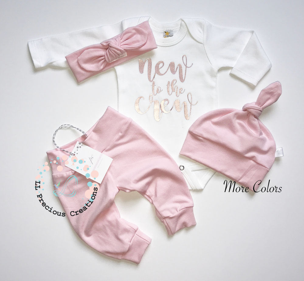 New to the Crew Gender Neutral Baby Coming Home Outfit New to the Crew Baby Outfit Baby Shower Gift #llpreciouscreations #newbornbabygirl #babygirloutfit #newtothecrew #floralbabyoutfit #highqualityclothes #babyclothes #babyfashion #newbornbabygirl #cominghomeoutfit #babygift #momtobegift 