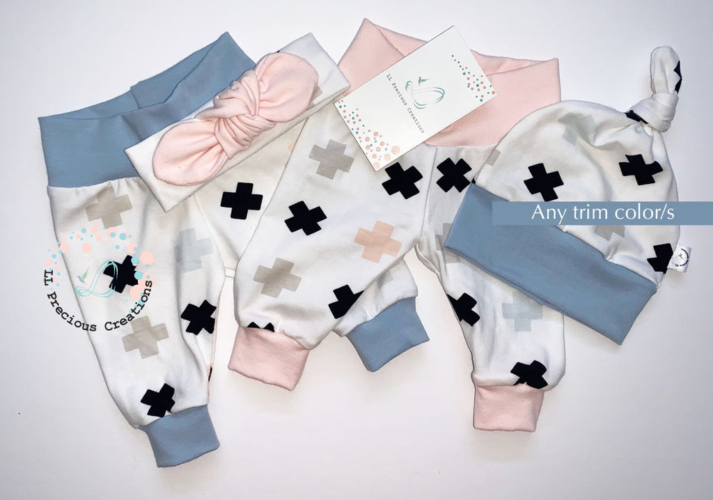 Hello World Personalized Gender Neutral Twin Matching Newborn Coming Home Outfits #llpreciouscreations #newborntwins #helloworld #newborntwins #newbornbabygirl #newbornbabyboy #personalizedoutfit